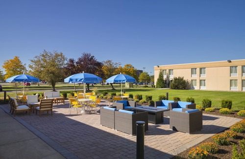 Fort Lee - Paramus Hotel | Fairfield Inn & Suites by Marriott Paramus