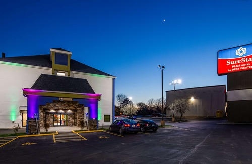 Blue Springs Hotel | SureStay Plus Hotel by Best Western Blue Springs