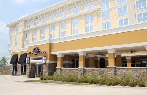 East Peoria Hotel | Holiday Inn and Suites East Peoria, an Ihg Hotel
