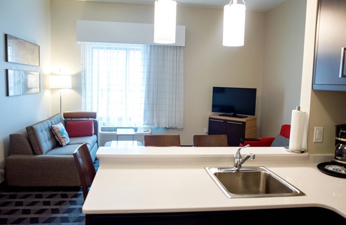 Ames Hotel | TownePlace Suites by Marriott Ames