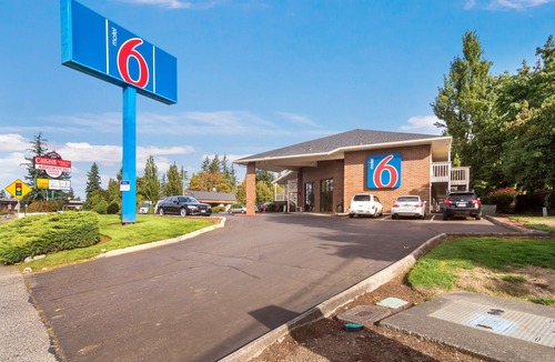 Vancouver Hotel | Motel 6-Vancouver, WA