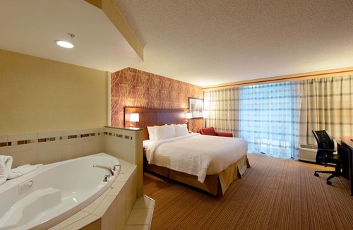 North Canton Hotel | Courtyard by Marriott Canton
