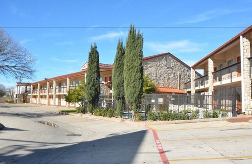 North Richland Hills Hotel | Quality Inn & Suites North Richland Hills