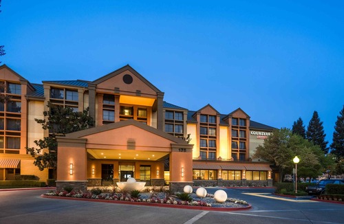 Santa Rosa Hotel | Courtyard by Marriott Santa Rosa