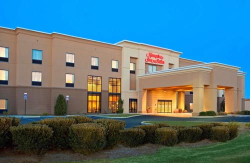 Manchester Hotel | Hampton Inn & Suites Hartford-Manchester
