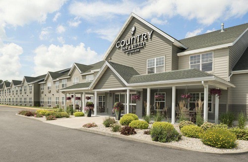 Decorah Hotel | Country Inn & Suites by Radisson, Decorah, IA