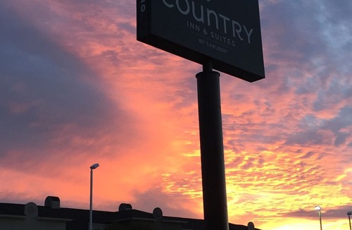 Wells Branch Hotel | Country Inn & Suites by Radisson, Austin North (Pflugerville), TX
