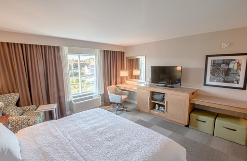 Amesbury Hotel | Hampton Inn by Hilton Amesbury