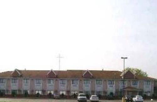 Benton Harbor Hotel | Quality Inn & Suites