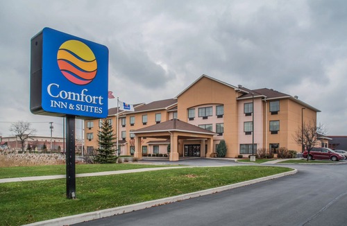 Farmington Hotel | Comfort Inn & Suites Farmington - Victor