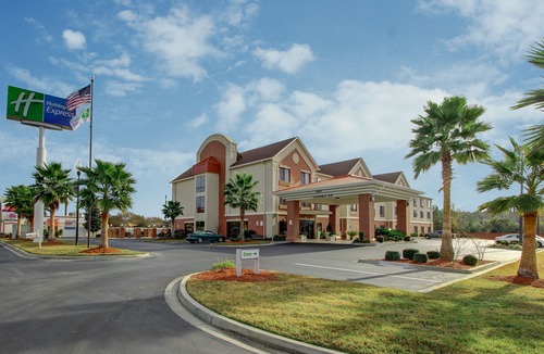 Richmond Hill Hotel | Holiday Inn Express Savannah South I-95 Richmond Hill, an Ihg Hotel