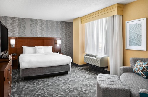 Downtown Newark Hotel | Courtyard by Marriott Newark Downtown