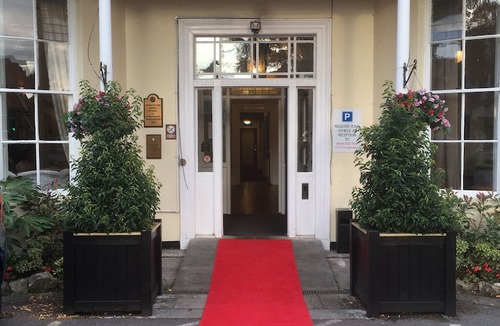 Alton Hotel | Alton House Hotel