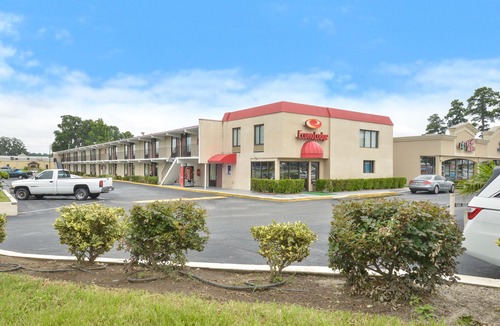 Savannah Hotel | Econo Lodge Midtown