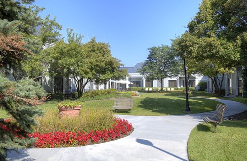 Novi Hotel | DoubleTree by Hilton Detroit Novi