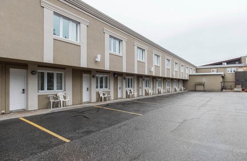 Mont-Laurier Hotel | Quality Inn Mont-Laurier