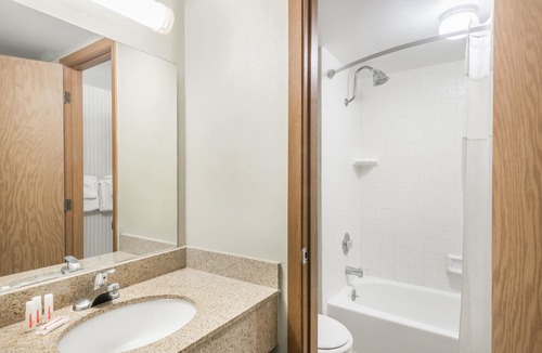Xenia Hotel | Ramada by Wyndham Xenia