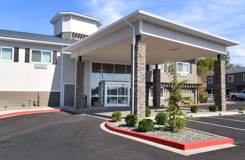 Zillah Hotel | Best Western Plus Vintage Valley Inn