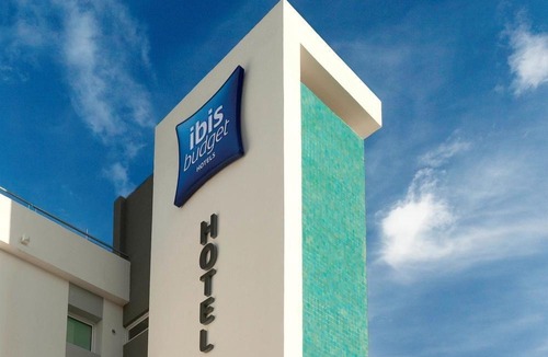 Coignieres Hotel | Ibis Budget Versailles Coignieres