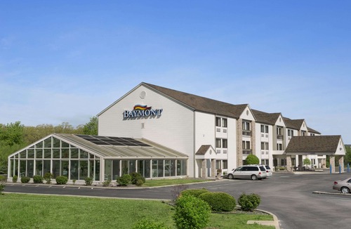 Sullivan Hotel | Baymont by Wyndham Sullivan