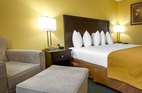 Springfield Hotel | Quality Inn & Suites Springfield