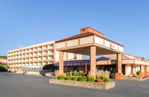 West Springfield Hotel | Quality Inn West Springfield