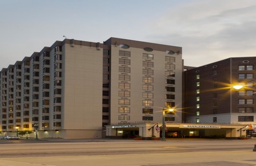 Downtown Memphis Hotel | DoubleTree by Hilton Memphis Downtown