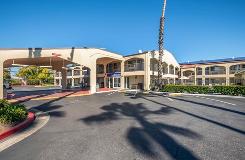 Lodi Hotel | Motel 6-Lodi, CA