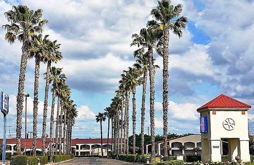 Lodi Hotel | Motel 6-Lodi, CA