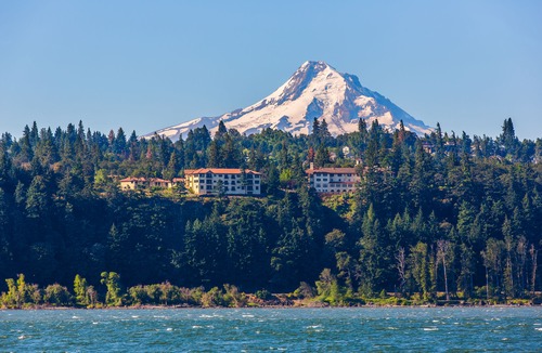Hood River Hotel | Columbia Cliff Villas
