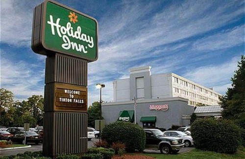 Tinton Falls Hotel | DoubleTree by Hilton Tinton Falls-Eatontown