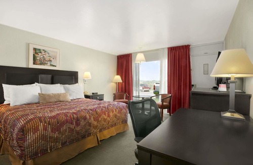 Washington Hotel | Ramada by Wyndham Washington