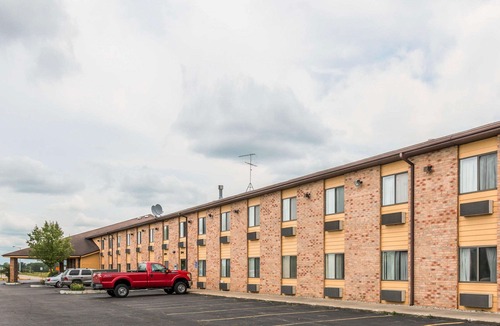 Coopersville Hotel | Rodeway Inn Coopersville