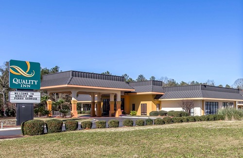 Perry Hotel | Quality Inn National Fairgrounds Area