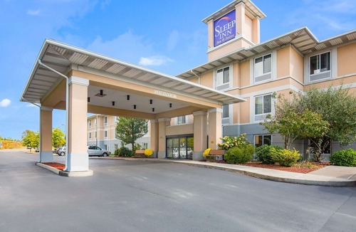Dunmore Hotel | Sleep Inn & Suites Scranton Dunmore