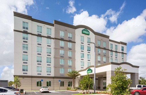 Doral Hotel | Wingate by Wyndham Miami Airport