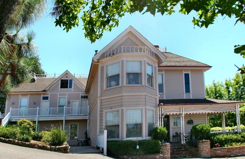 Auburn Hotel | Power's Mansion Inn