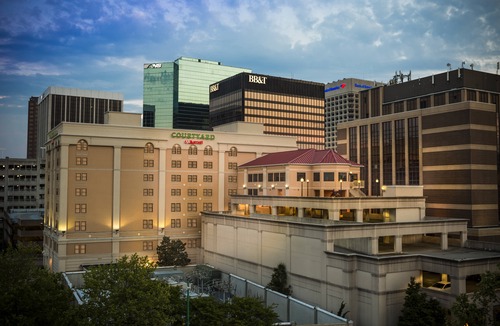 Downtown Hotel | Courtyard by Marriott Norfolk Downtown
