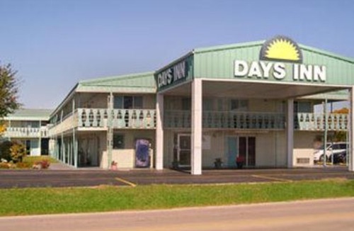 Okmulgee Hotel | Days Inn by Wyndham Okmulgee