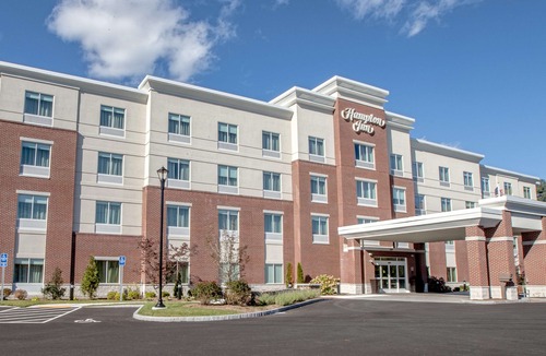 Amesbury Hotel | Hampton Inn by Hilton Amesbury