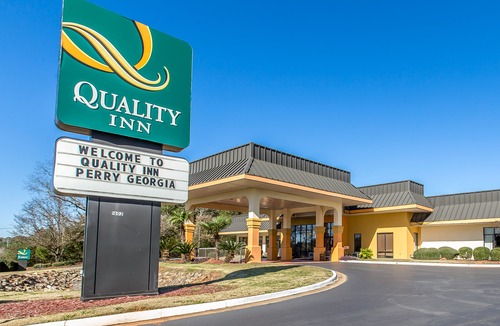 Perry Hotel | Quality Inn National Fairgrounds Area