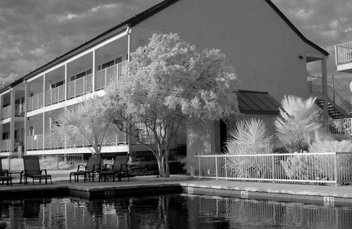 Castroville Hotel | Hillside Boutique Hotel