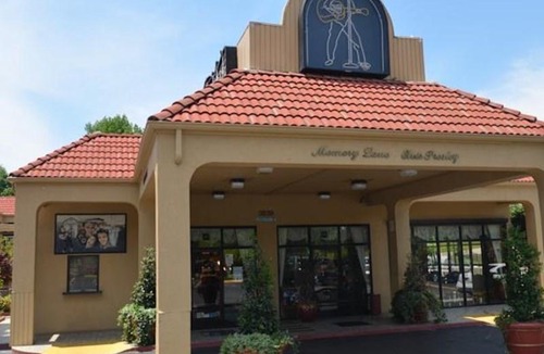 Whitehaven Hotel | Days Inn by Wyndham Memphis at Graceland