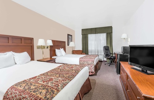 Yreka Hotel | Baymont by Wyndham Yreka