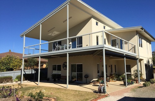 Upper Wakefield Other | Lyreen's Apartment