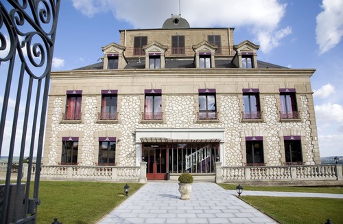 Rolleboise Hotel | Domaine de La Corniche