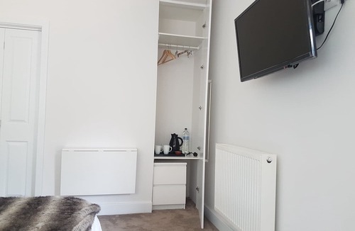 Tadley Hotel | Apple Tree Place B&B