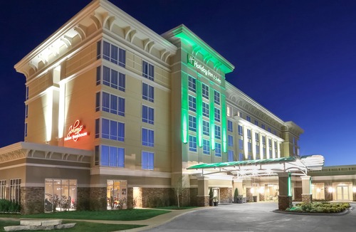 East Peoria Hotel | Holiday Inn and Suites East Peoria, an Ihg Hotel