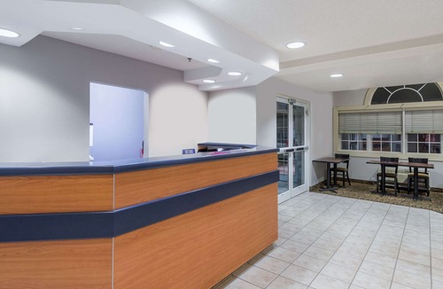 Bethel Hotel | Microtel Inn & Suites by Wyndham Bethel/Danbury