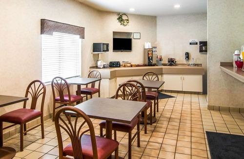Salem Hotel | Rodeway Inn Salem